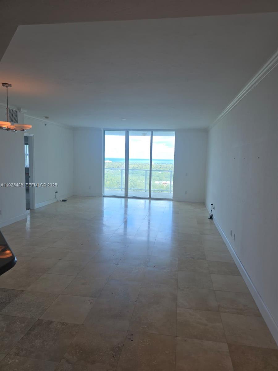 THE OAKS I CONDO - Residential Lease