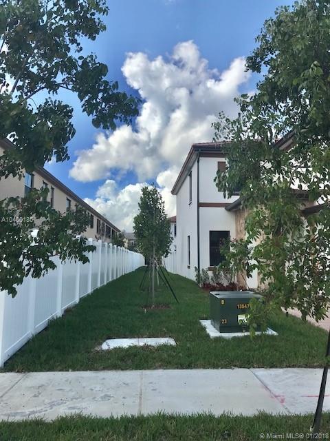 Aquabella - Residential Lease