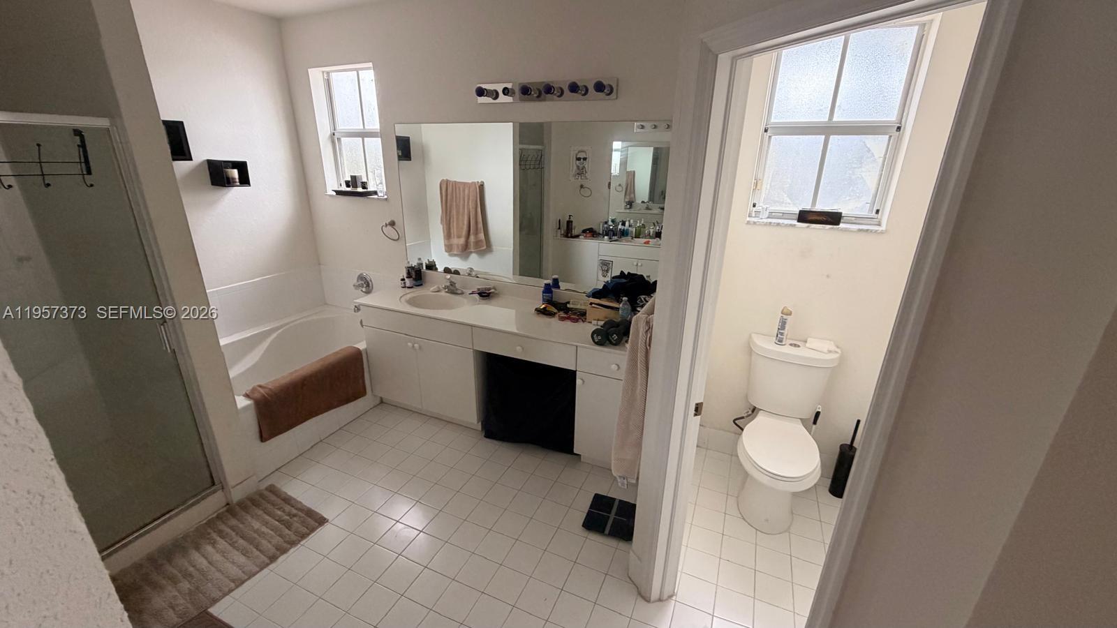 DORAL ISLES NORTH SEC ONE - Residential