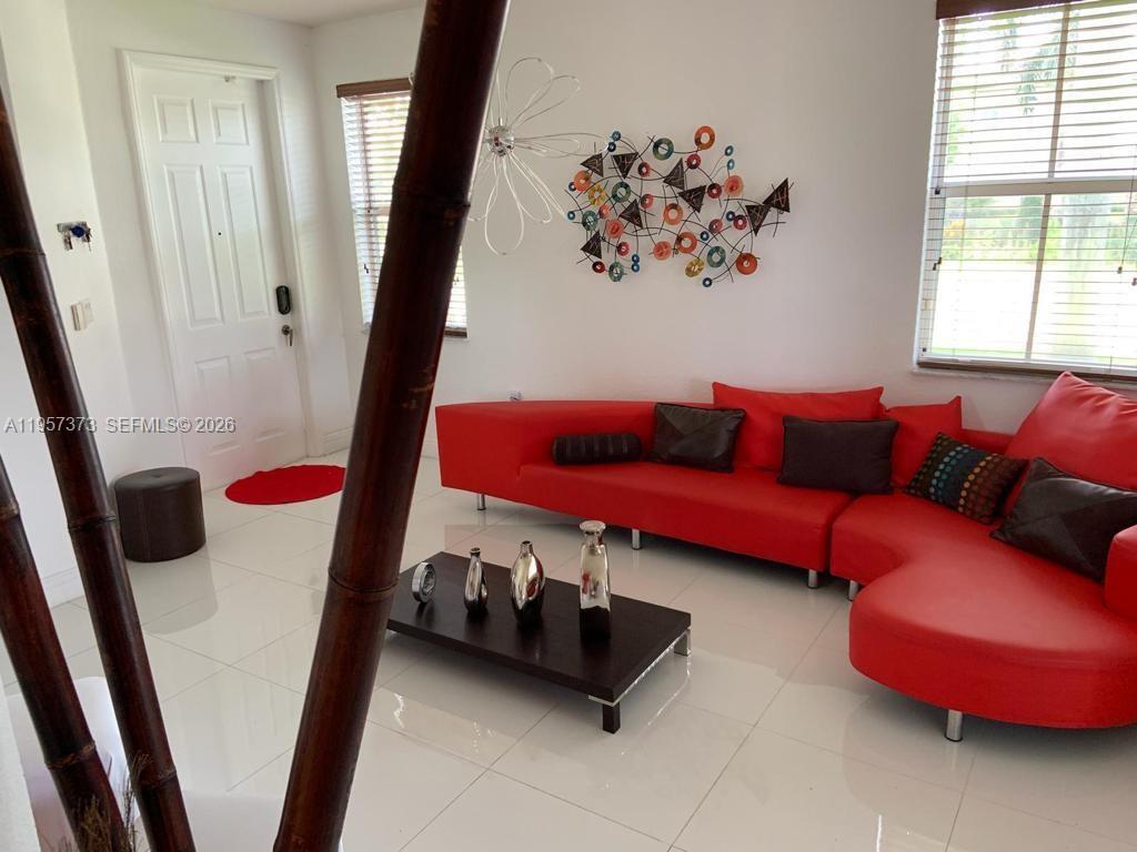 DORAL ISLES NORTH SEC ONE - Residential