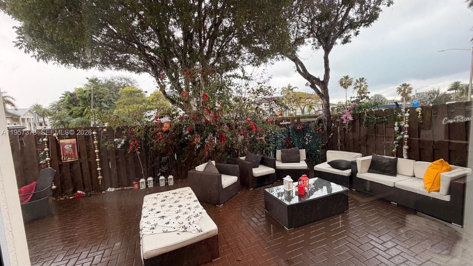 DORAL ISLES NORTH SEC ONE - Residential