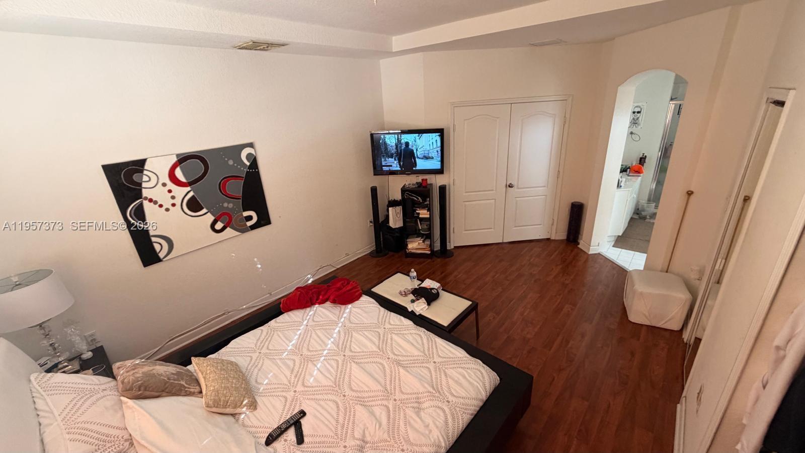 DORAL ISLES NORTH SEC ONE - Residential