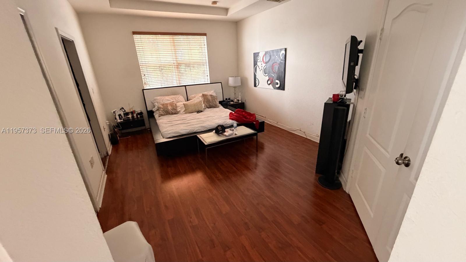 DORAL ISLES NORTH SEC ONE - Residential