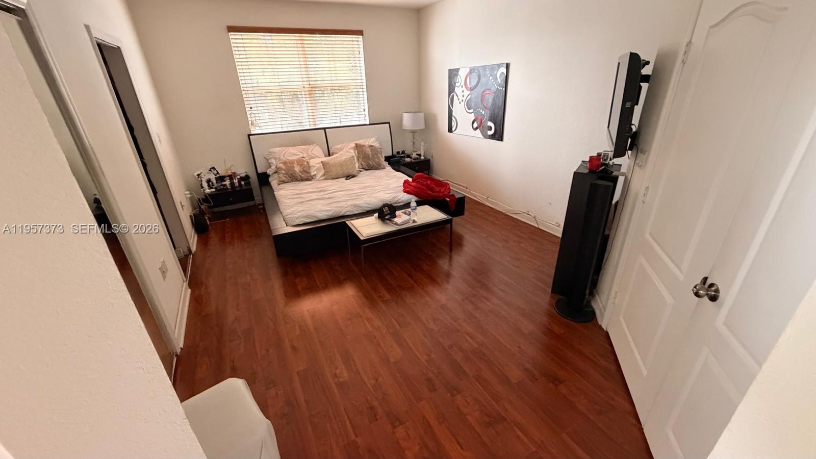 DORAL ISLES NORTH SEC ONE - Residential