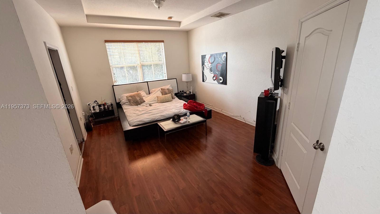 DORAL ISLES NORTH SEC ONE - Residential