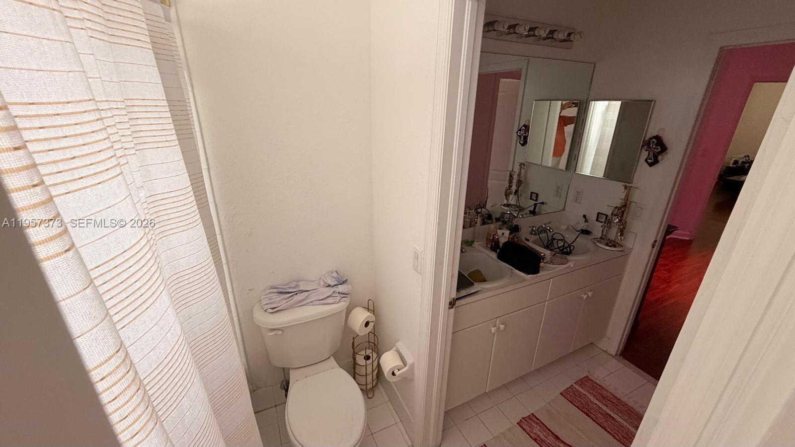 DORAL ISLES NORTH SEC ONE - Residential