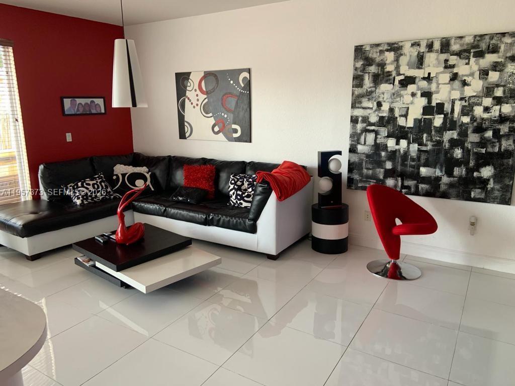 DORAL ISLES NORTH SEC ONE - Residential