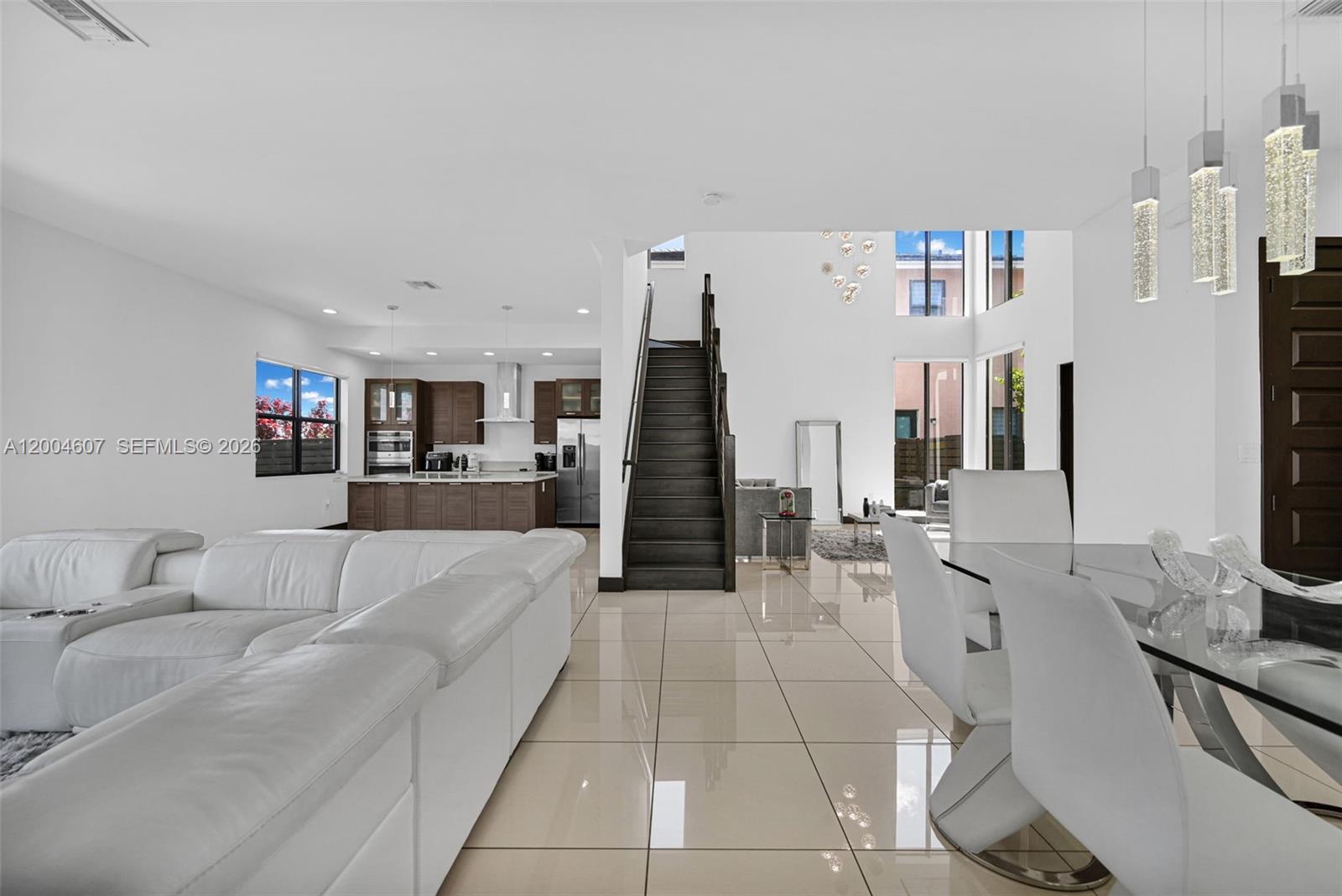 CRESTVIEW WEST - Residential