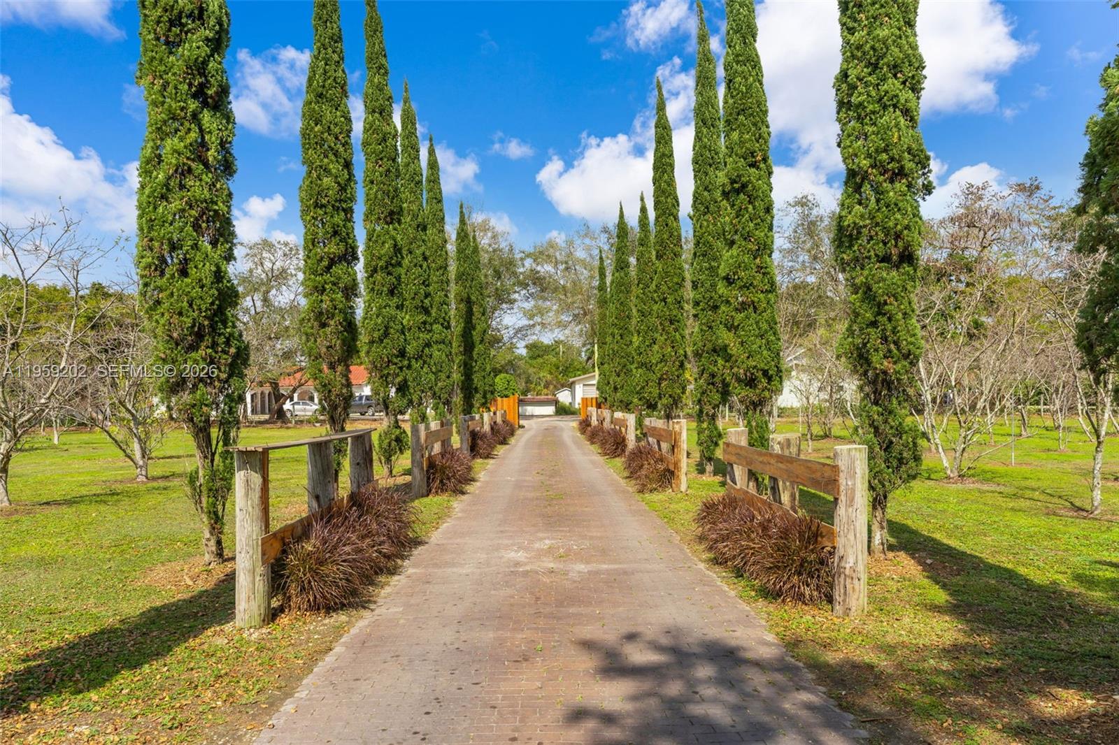 REDLAND 4/2 HOME EVENTS - Residential