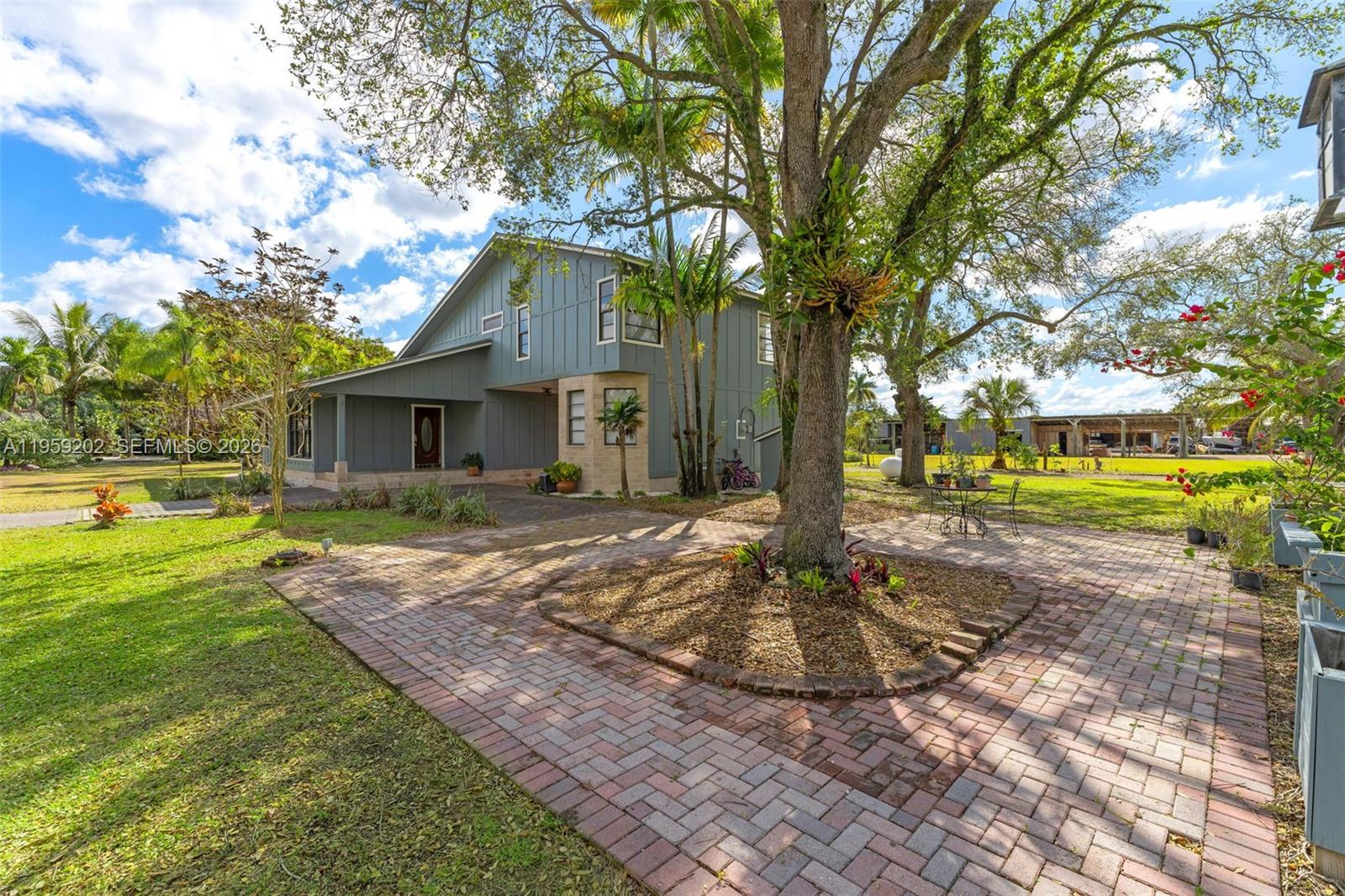 REDLAND 4/2 HOME EVENTS - Residential