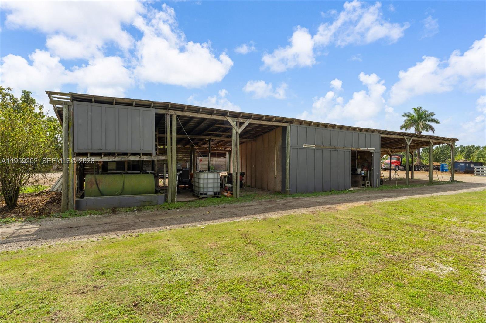 REDLAND 4/2 HOME EVENTS - Residential