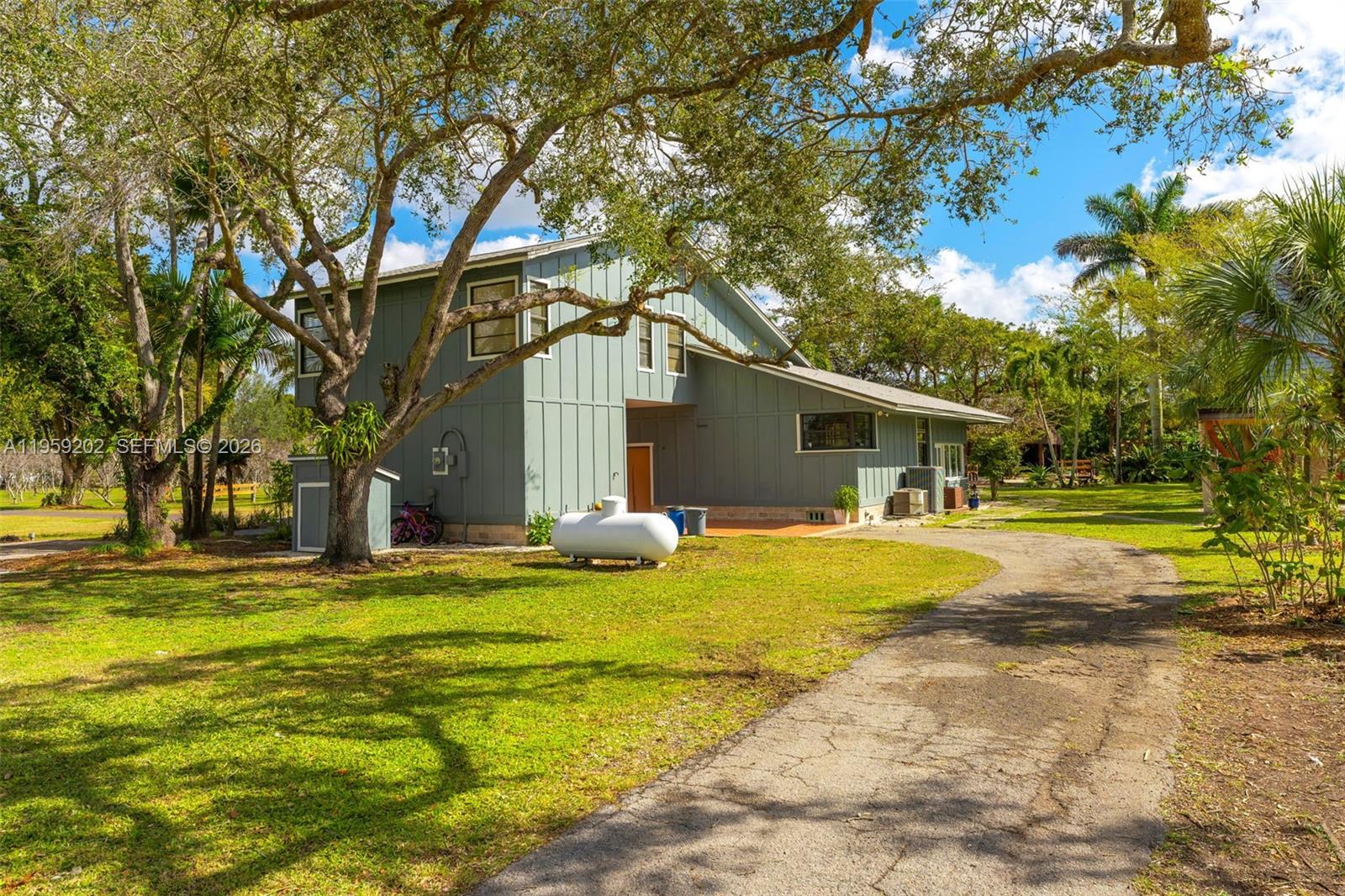 REDLAND 4/2 HOME EVENTS - Residential