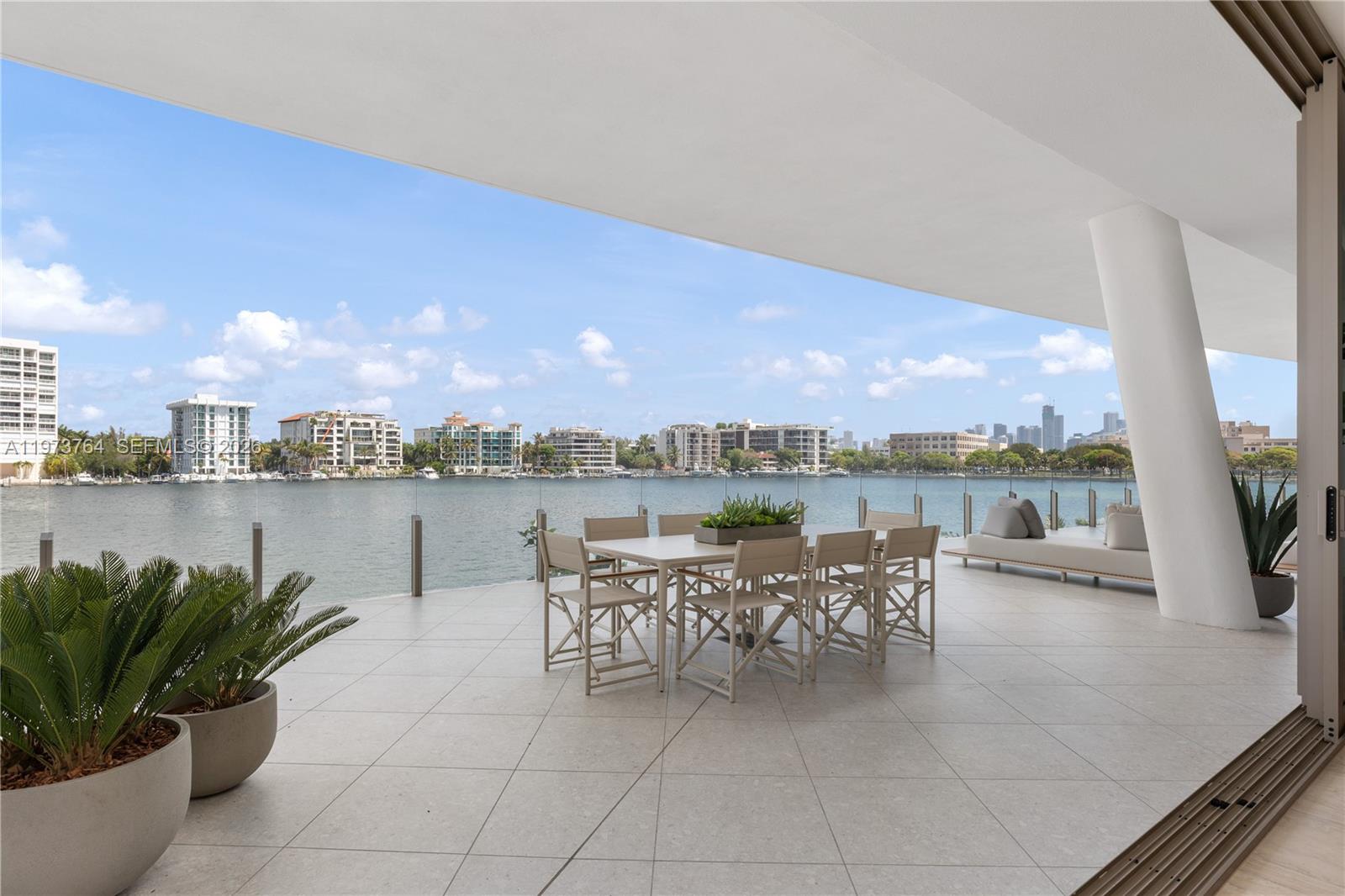 Vita Grove Isle - Residential
