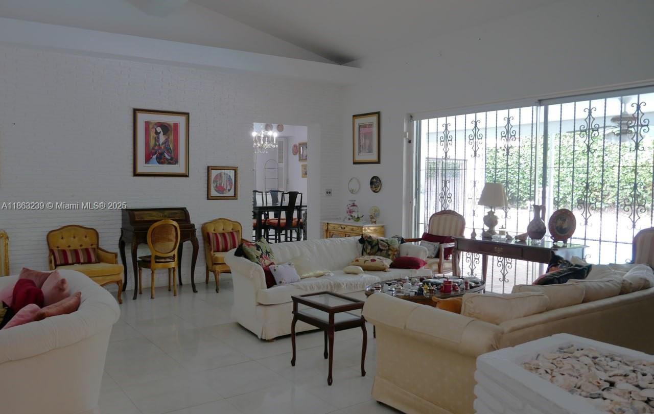 CORAL GABLES COUNTRY CLUB - Residential