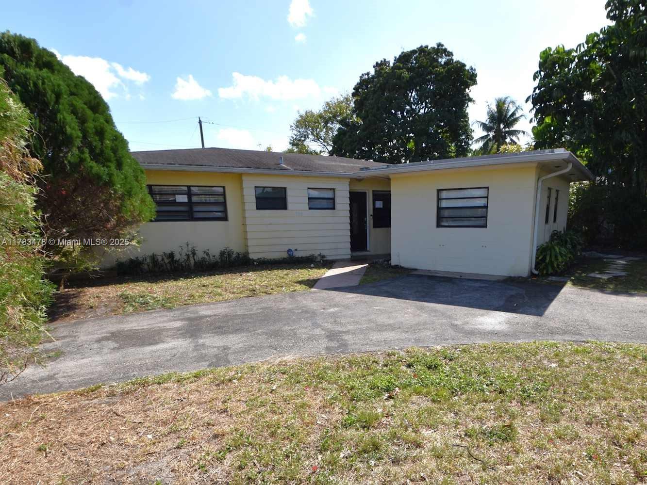 Rental Property at 100 Nw 192nd St, Miami Gardens, Broward County, Florida - Bedrooms: 3 
Bathrooms: 2  - $2,930 MO.