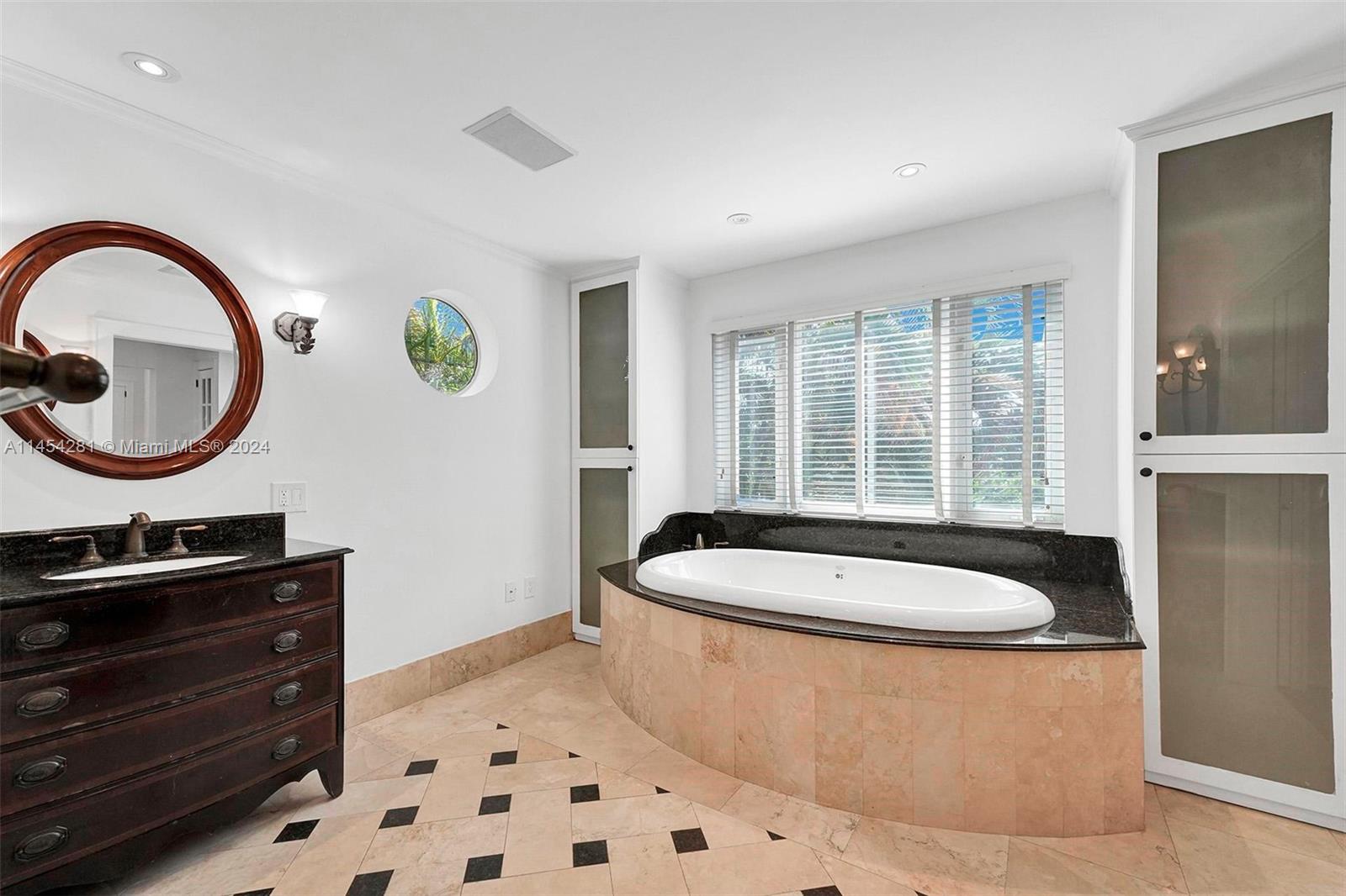 CORAL GABLES RIVIERA SEC - Residential