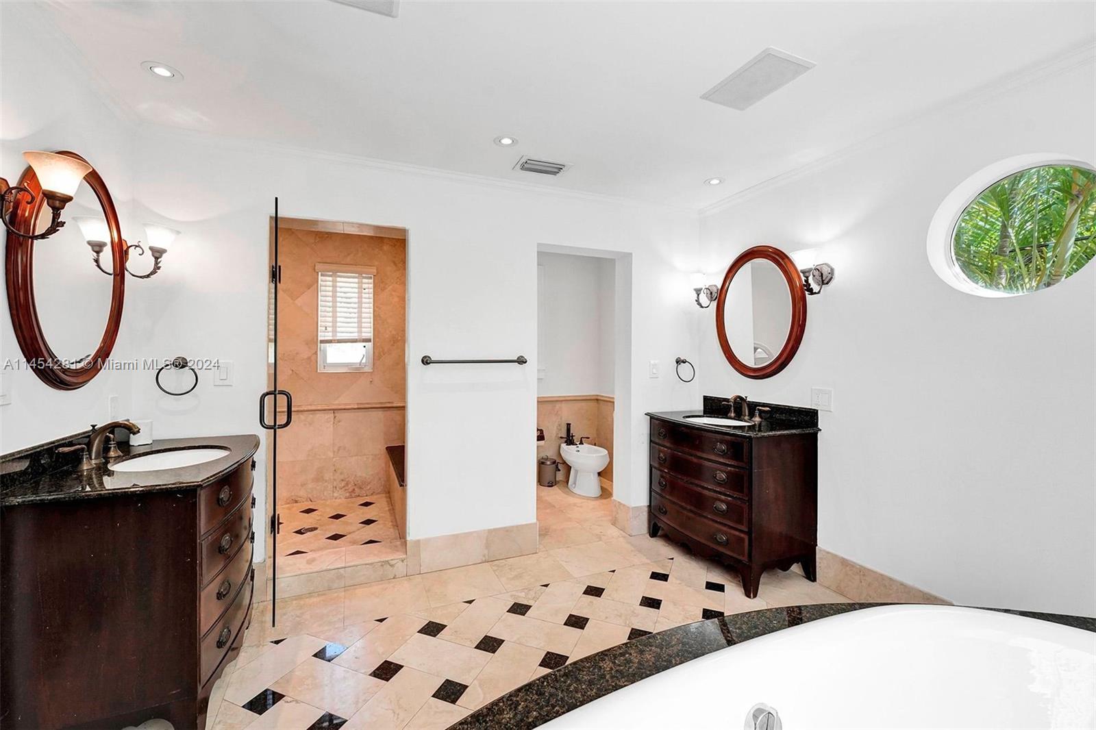 CORAL GABLES RIVIERA SEC - Residential