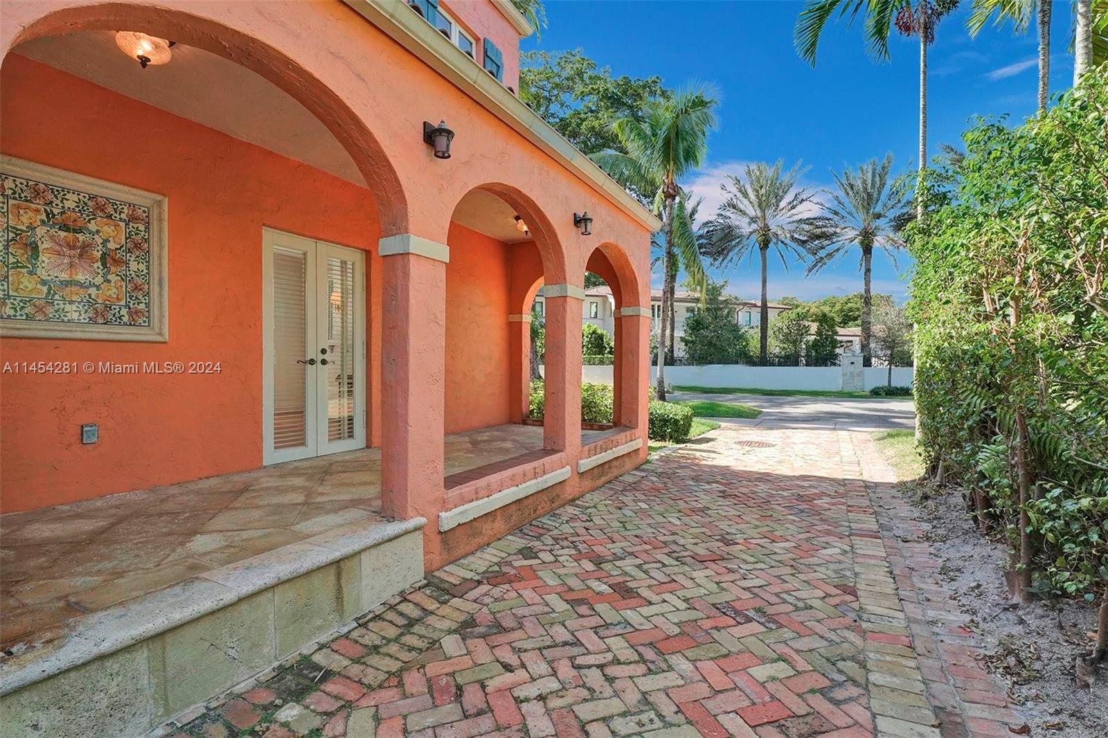 CORAL GABLES RIVIERA SEC - Residential