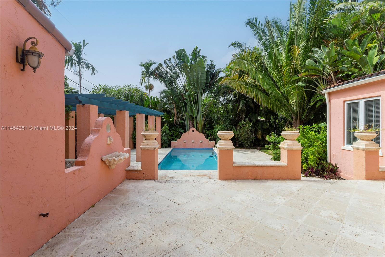 CORAL GABLES RIVIERA SEC - Residential