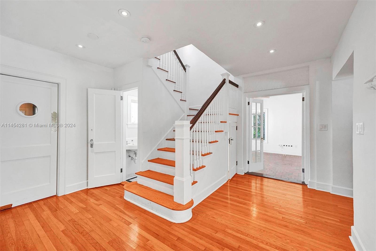 CORAL GABLES RIVIERA SEC - Residential