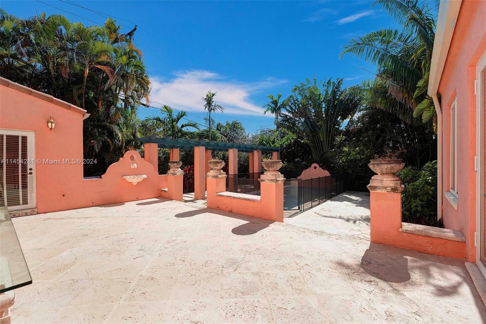 CORAL GABLES RIVIERA SEC - Residential