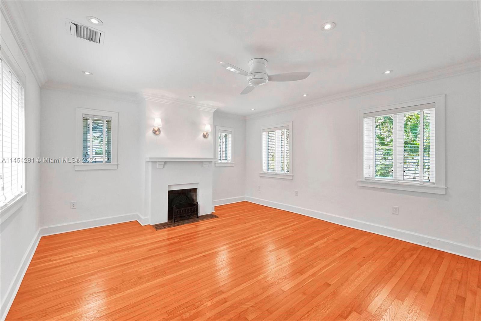 CORAL GABLES RIVIERA SEC - Residential