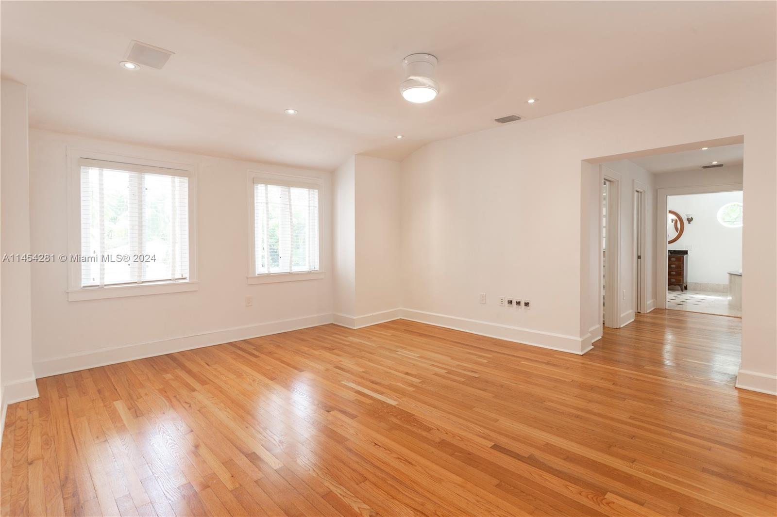 CORAL GABLES RIVIERA SEC - Residential