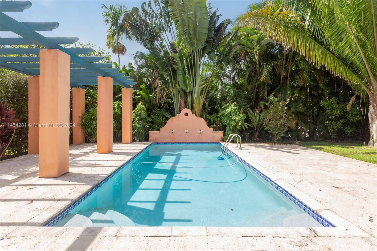 CORAL GABLES RIVIERA SEC - Residential