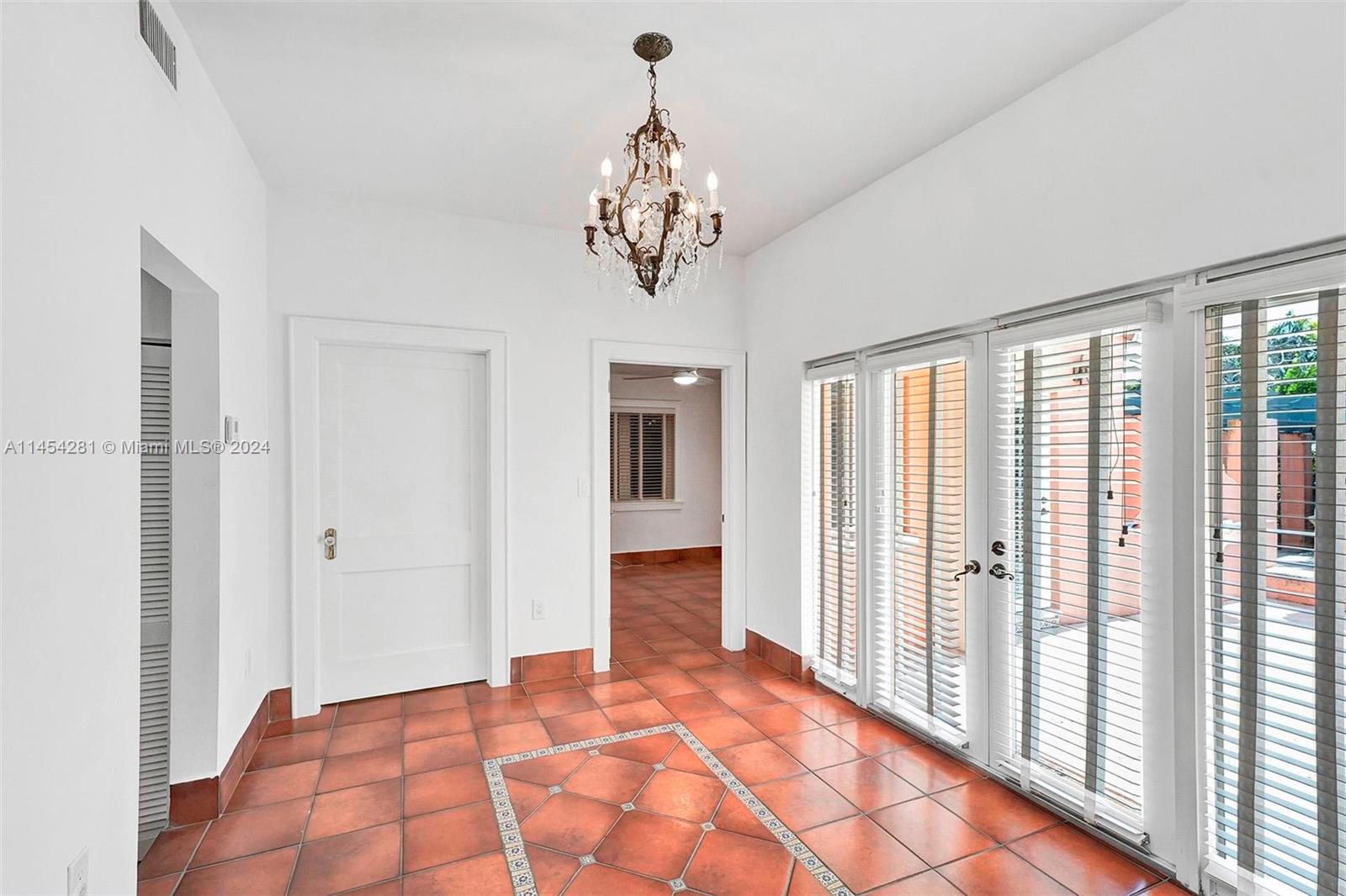 CORAL GABLES RIVIERA SEC - Residential