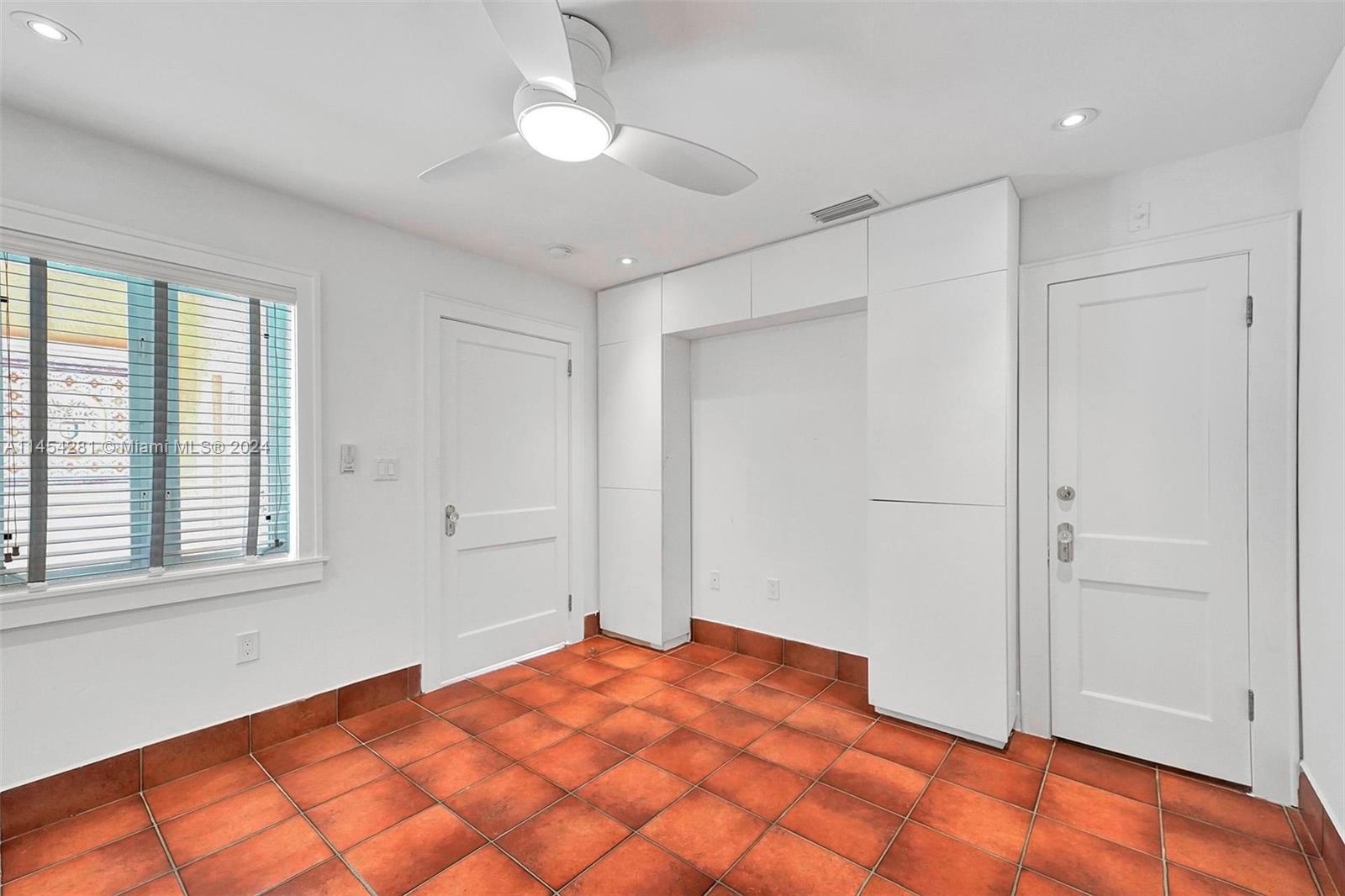 CORAL GABLES RIVIERA SEC - Residential