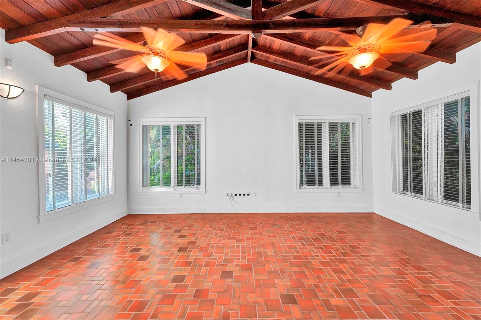 CORAL GABLES RIVIERA SEC - Residential