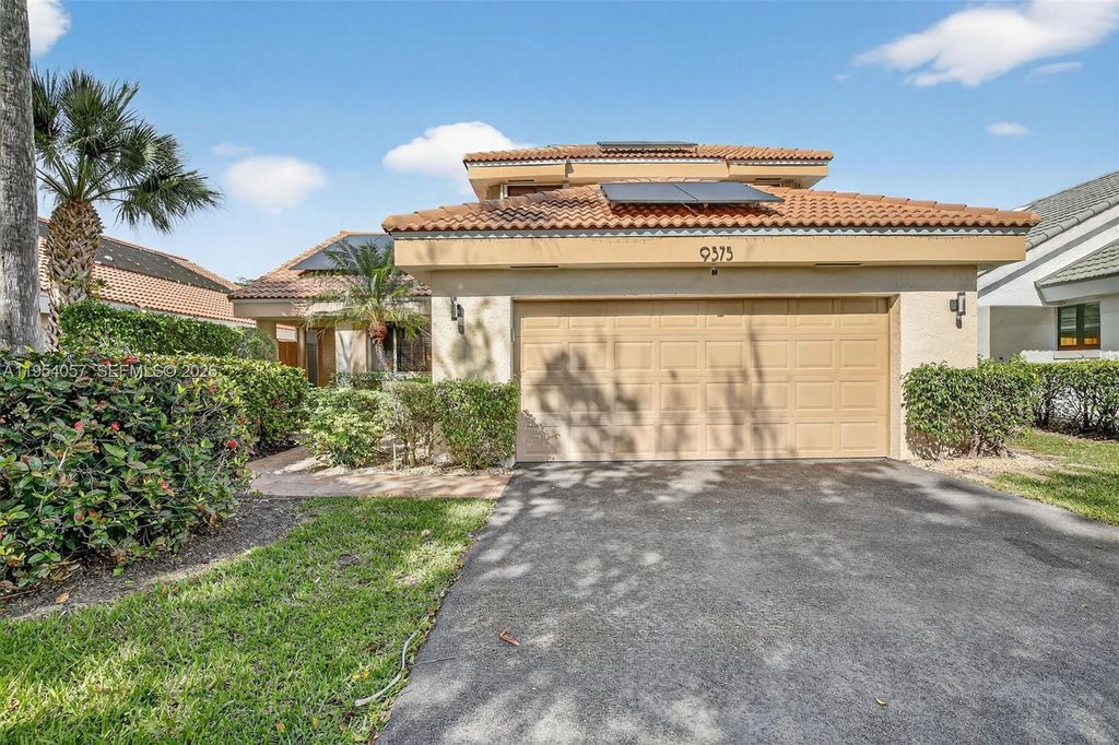 Photo of 9375 NW 18th Ct, Plantation, FL 33322 (MLS # A11954057)