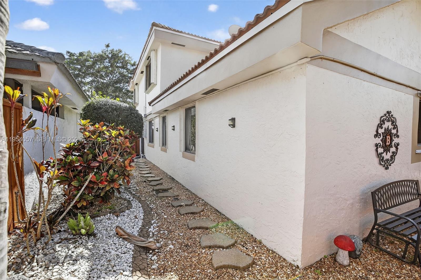 CROSS CREEK AT JACARANDA - Residential