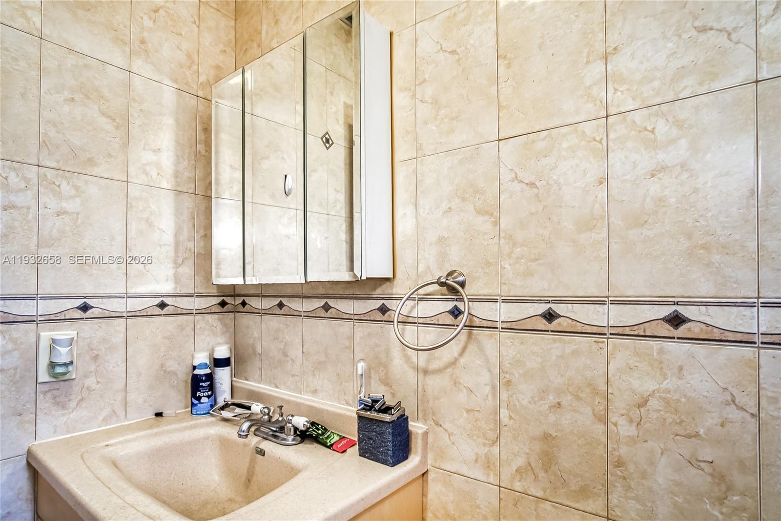 ELSINORE BEACH BOULEVARD - Residential Income