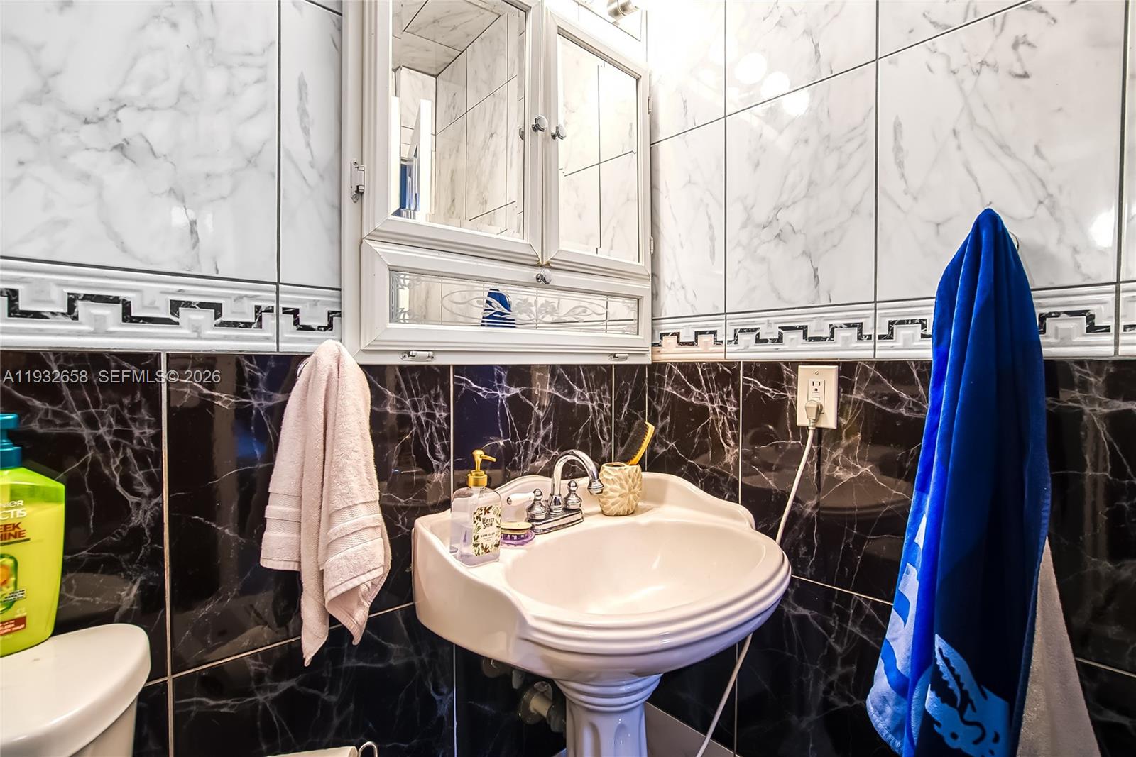 ELSINORE BEACH BOULEVARD - Residential Income