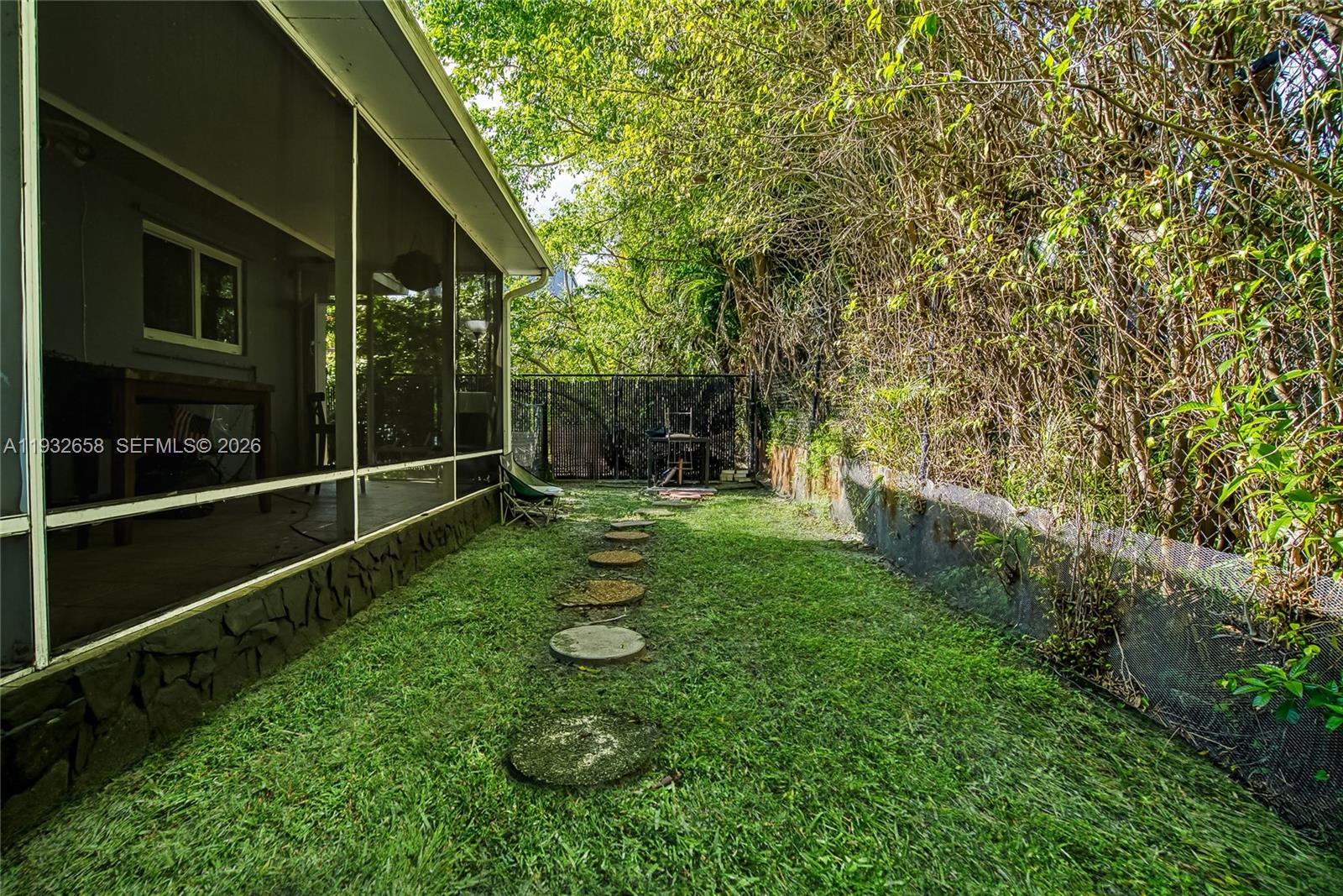 ELSINORE BEACH BOULEVARD - Residential Income