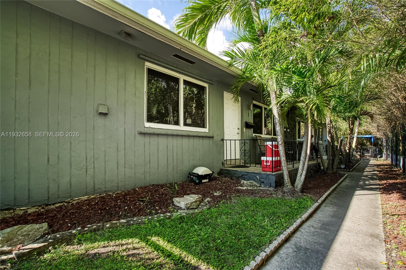 ELSINORE BEACH BOULEVARD - Residential Income