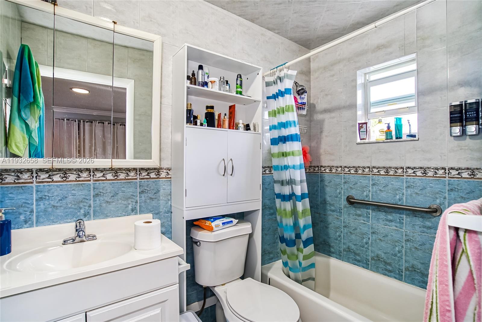 ELSINORE BEACH BOULEVARD - Residential Income