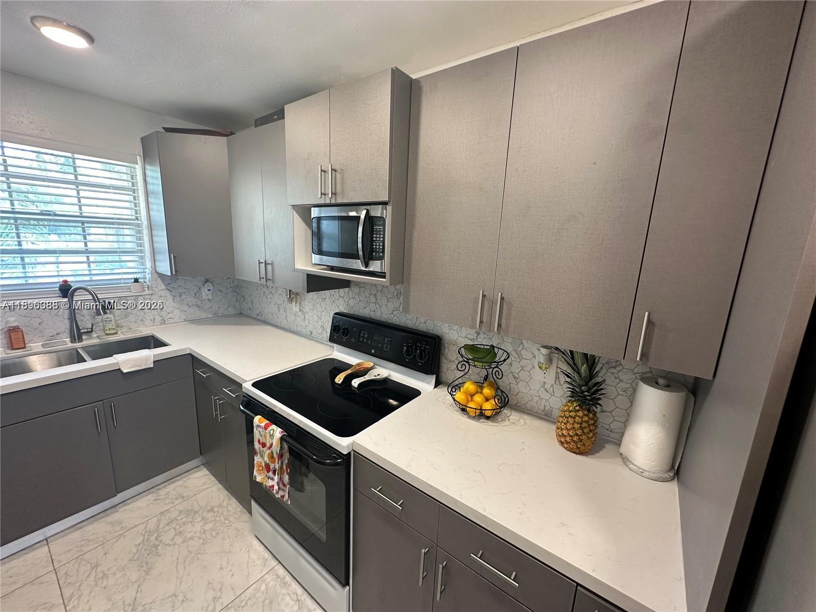 KEYS GATE CONDO NO SEVEN - Residential