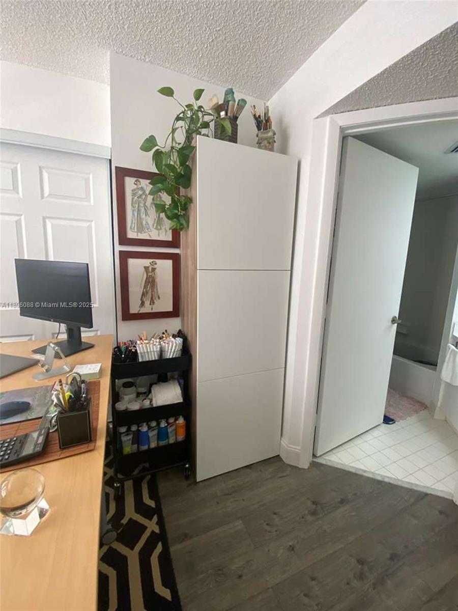 KEYS GATE CONDO NO SEVEN - Residential