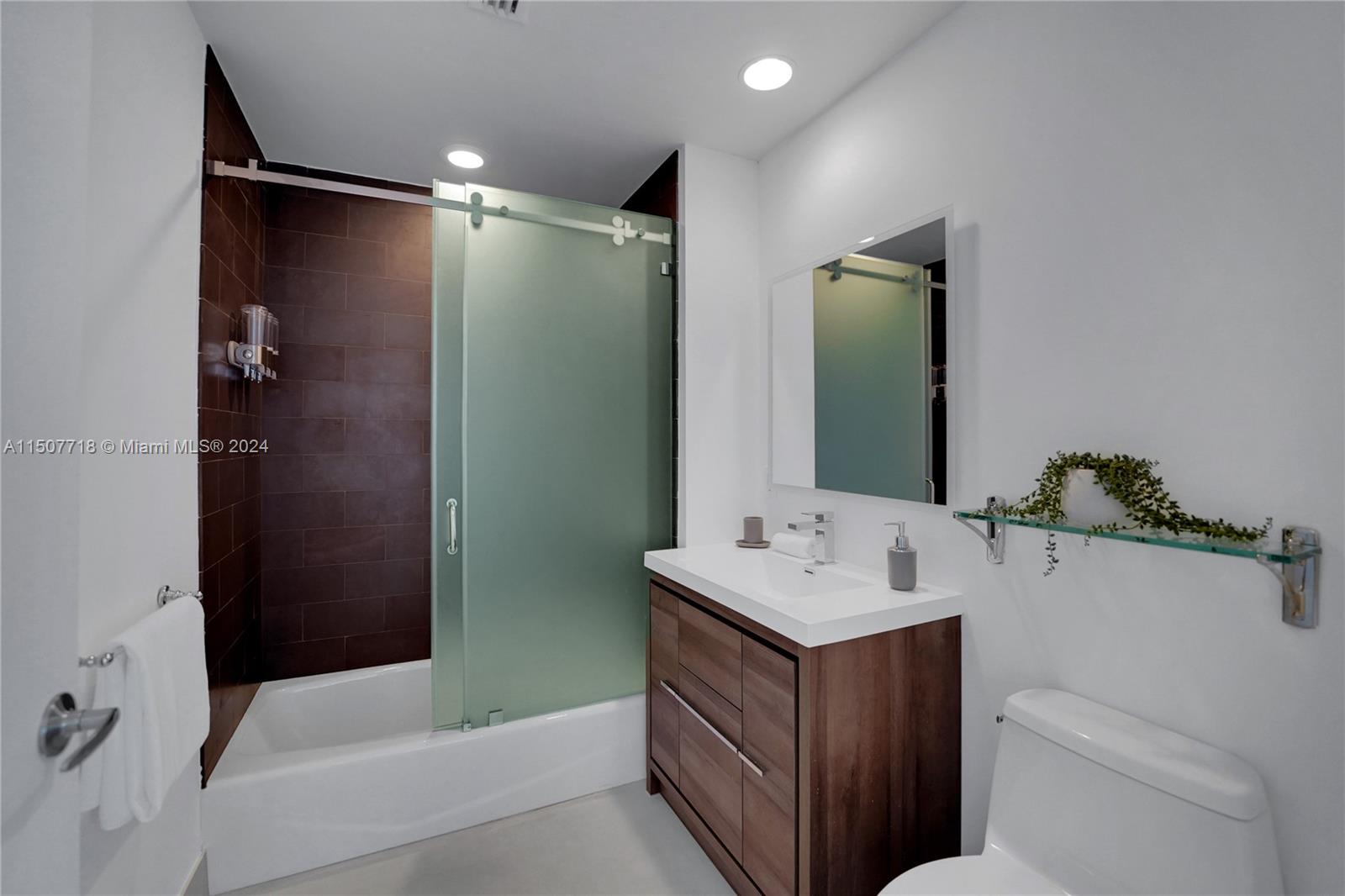 TEN MUSEUM PK RESIDENTIAL - Residential