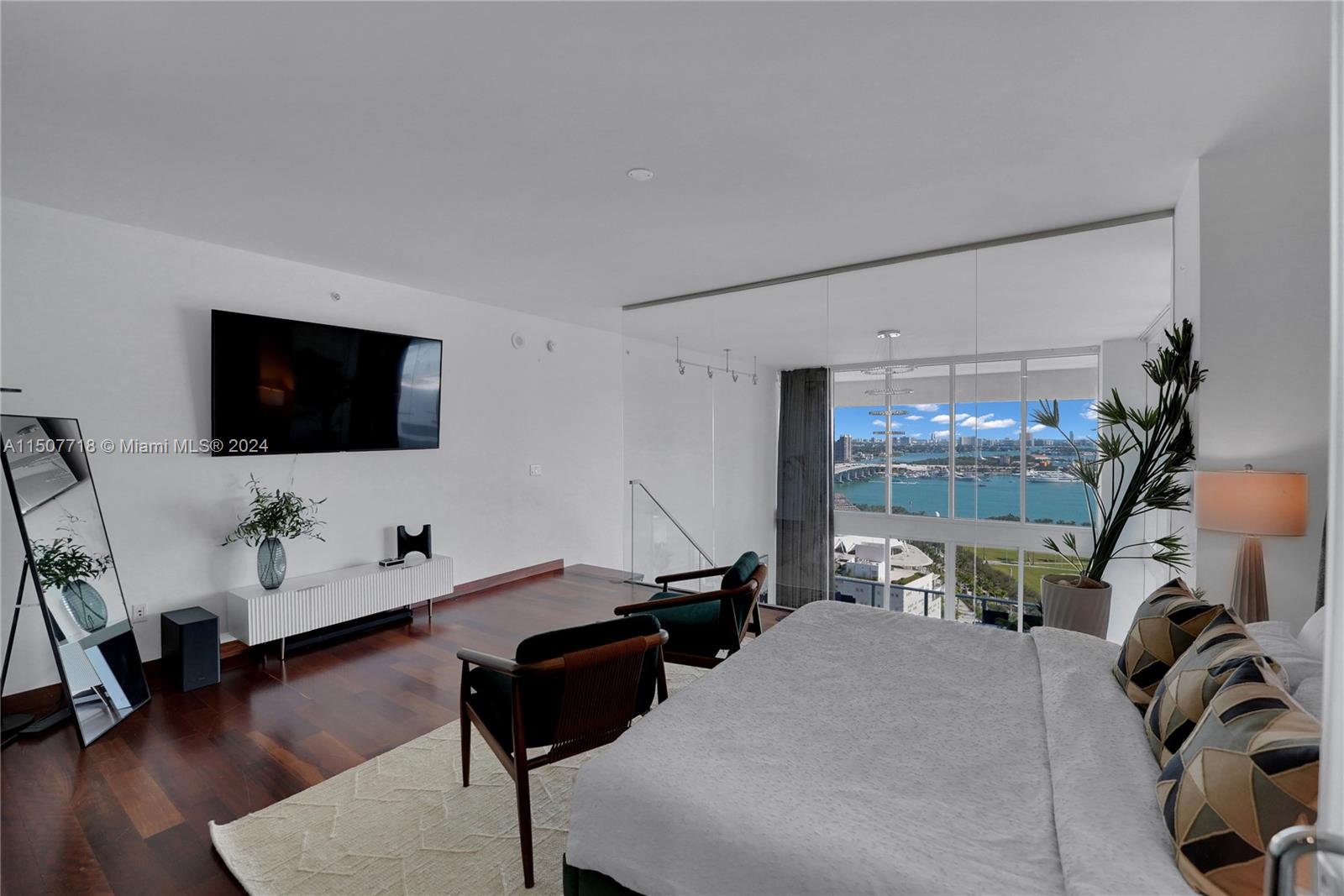 TEN MUSEUM PK RESIDENTIAL - Residential