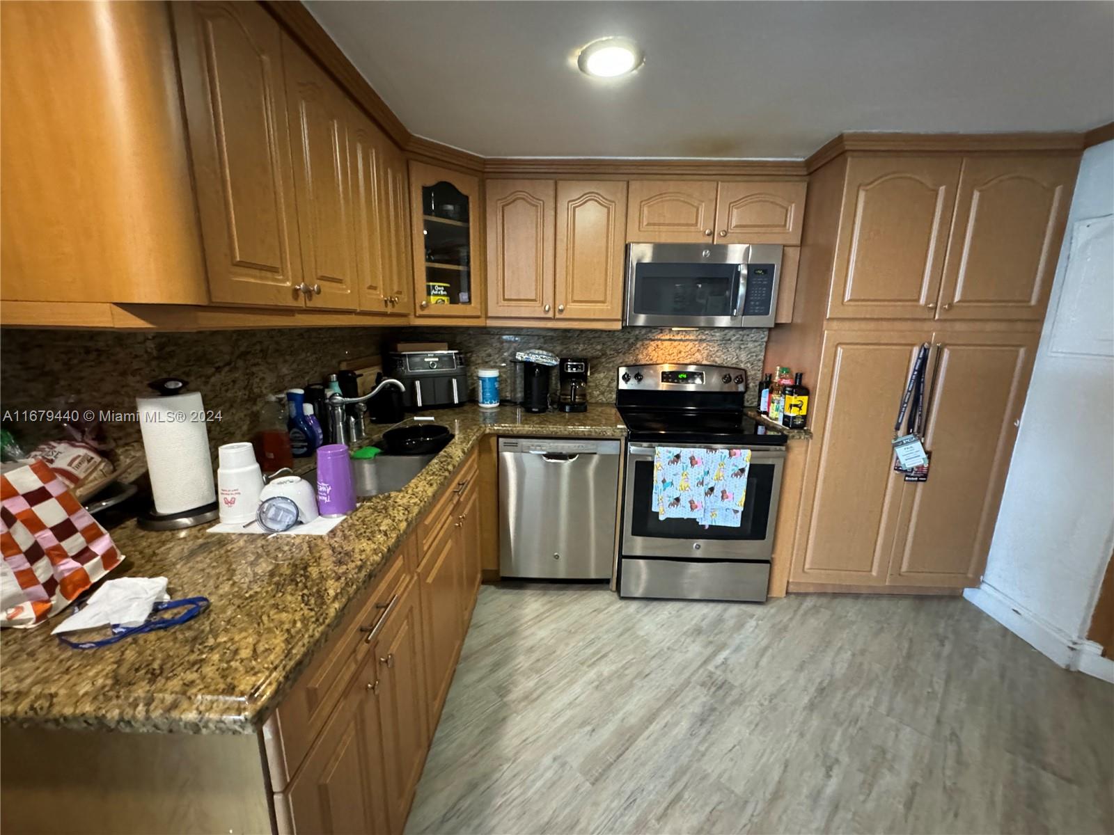 FOUR AMBASSADORS CONDO PH - Residential