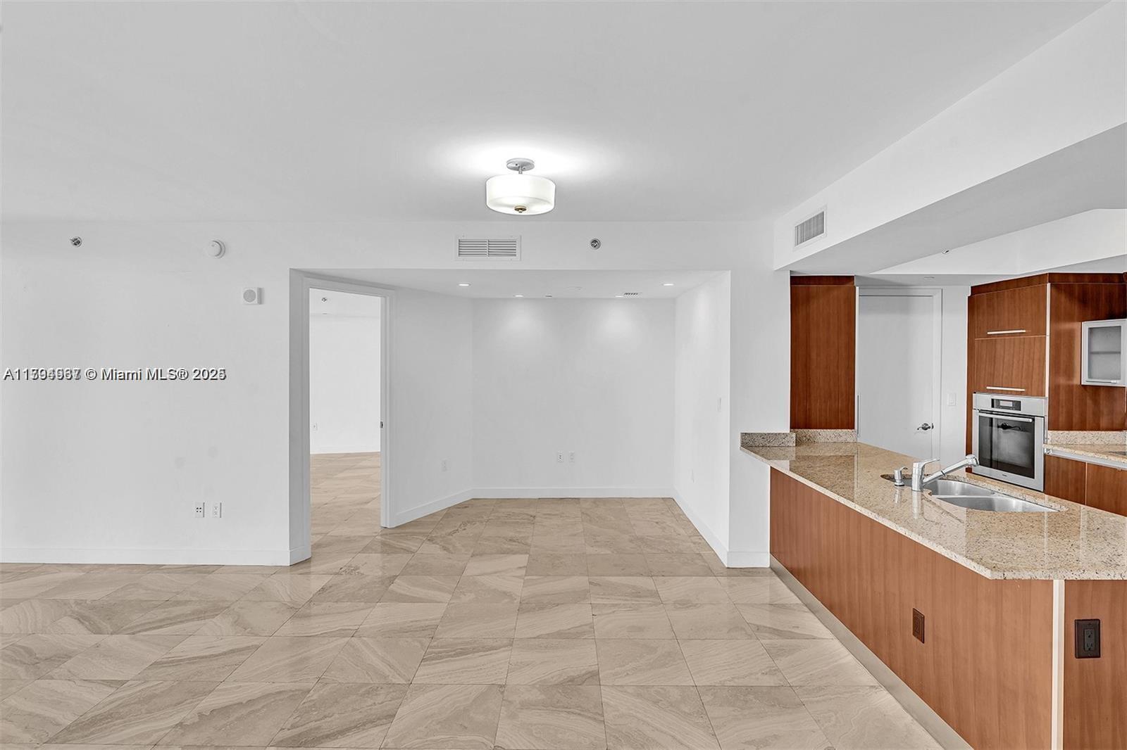 17201 Collins Ave 3503