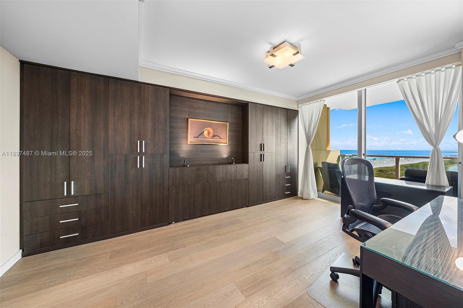 IL VILLAGGIO ON SOUTH BEA - Residential Lease