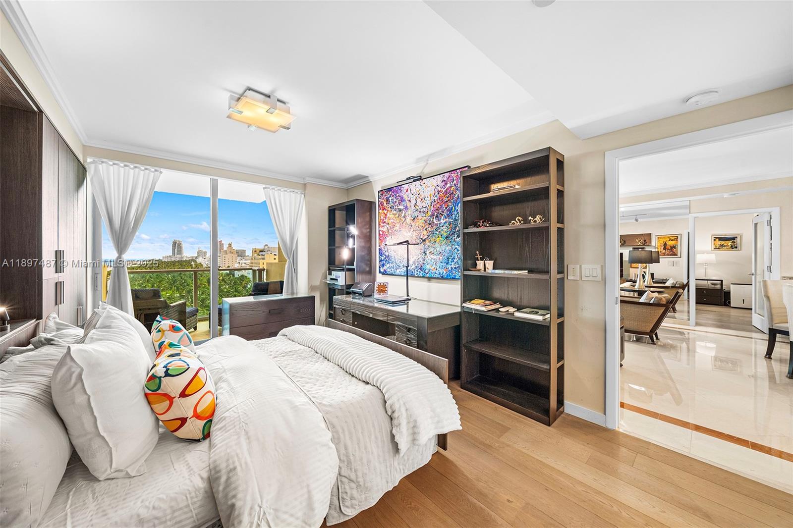 IL VILLAGGIO ON SOUTH BEA - Residential Lease