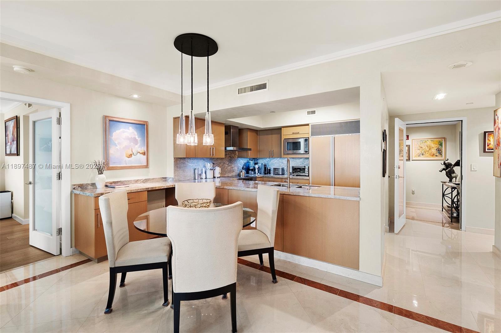 IL VILLAGGIO ON SOUTH BEA - Residential Lease