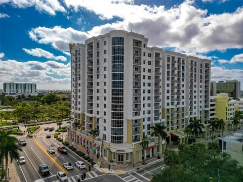 Photo of 1830 Radius Dr #903, Hollywood, FL 33020 (MLS # A12070269)