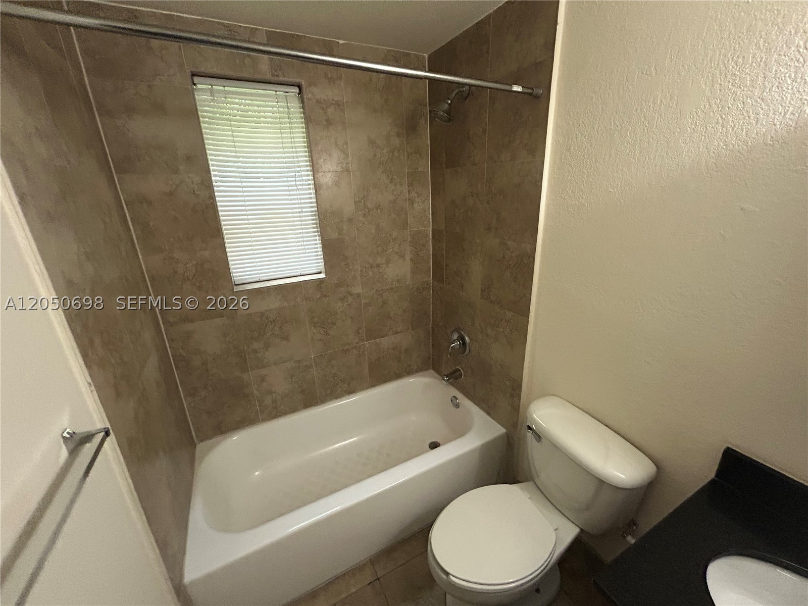 2931 Sheridan Ave 12