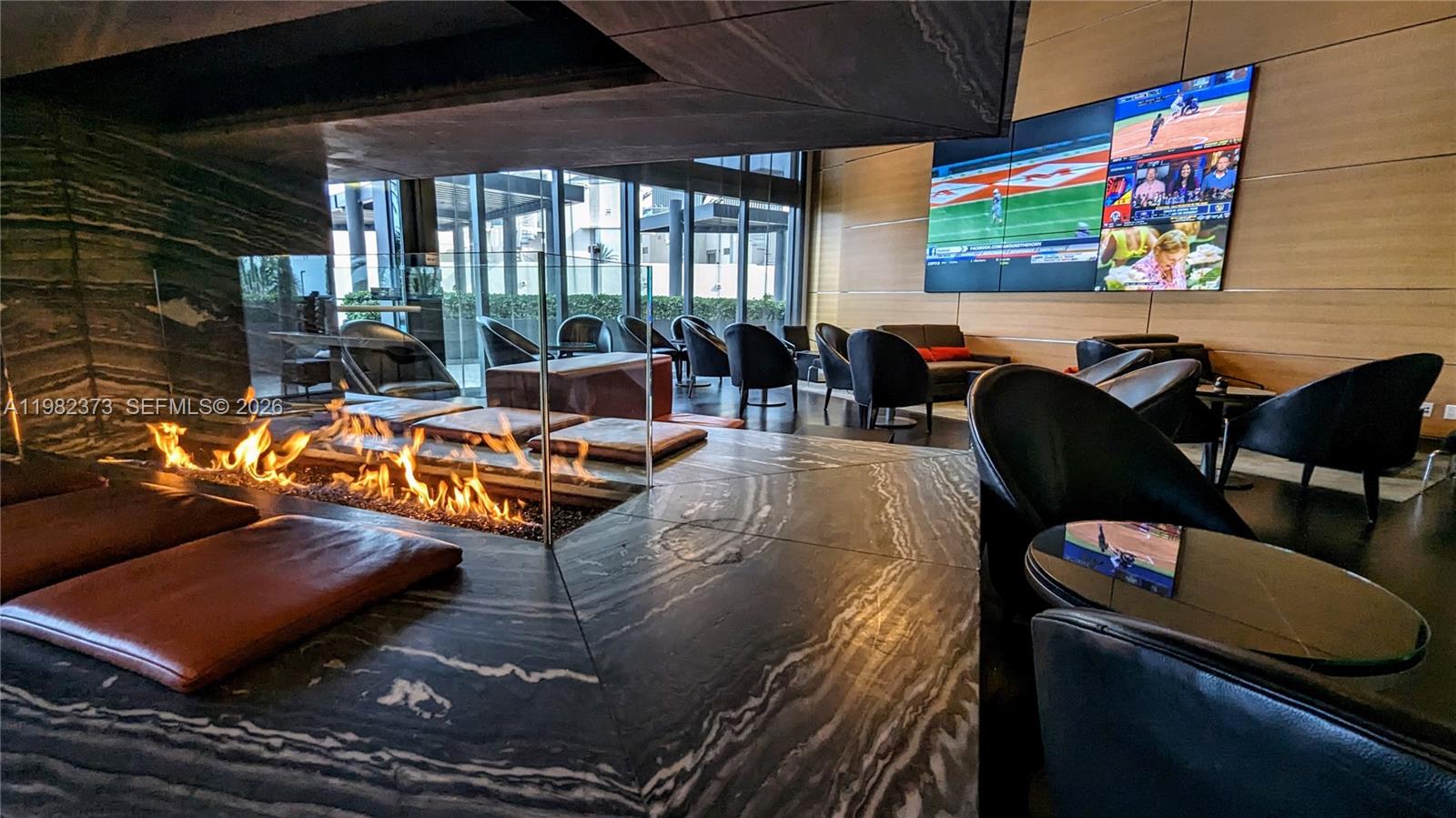 18555 COLLINS AVENUE COND - Residential